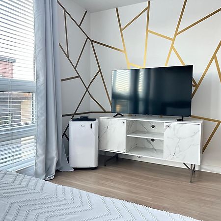 Modern Apartment Downtown Tacoma Near The Convention Center, Free Netflix , King Size Bed & Futon Sofa Bed , Ac, Great Amenities Rooftop, Self-Check-In Exteriér fotografie
