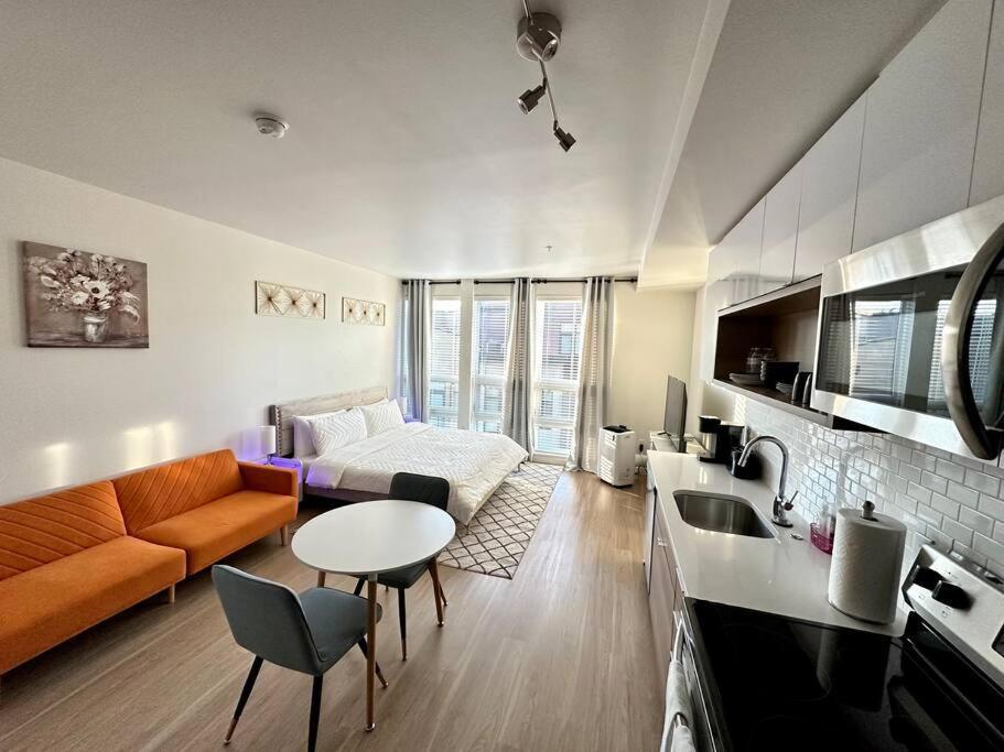 Modern Apartment Downtown Tacoma Near The Convention Center, Free Netflix , King Size Bed & Futon Sofa Bed , Ac, Great Amenities Rooftop, Self-Check-In Exteriér fotografie