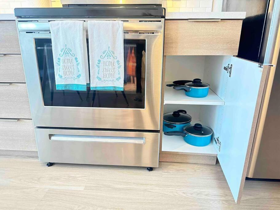Modern Apartment Downtown Tacoma Near The Convention Center, Free Netflix , King Size Bed & Futon Sofa Bed , Ac, Great Amenities Rooftop, Self-Check-In Exteriér fotografie