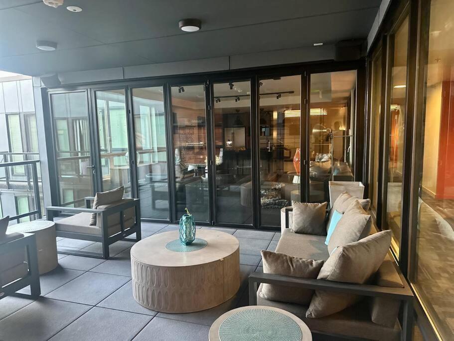 Modern Apartment Downtown Tacoma Near The Convention Center, Free Netflix , King Size Bed & Futon Sofa Bed , Ac, Great Amenities Rooftop, Self-Check-In Exteriér fotografie