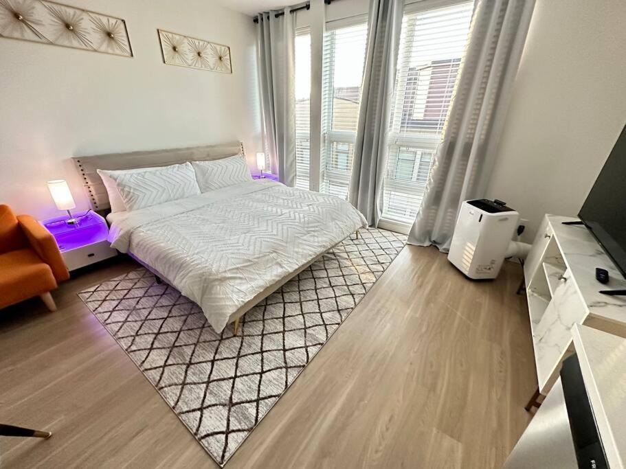 Modern Apartment Downtown Tacoma Near The Convention Center, Free Netflix , King Size Bed & Futon Sofa Bed , Ac, Great Amenities Rooftop, Self-Check-In Exteriér fotografie