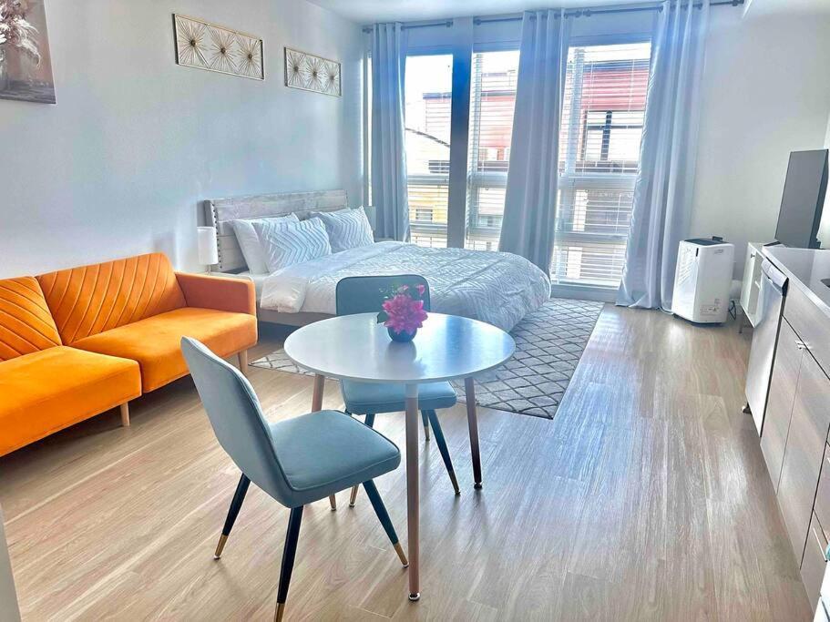 Modern Apartment Downtown Tacoma Near The Convention Center, Free Netflix , King Size Bed & Futon Sofa Bed , Ac, Great Amenities Rooftop, Self-Check-In Exteriér fotografie