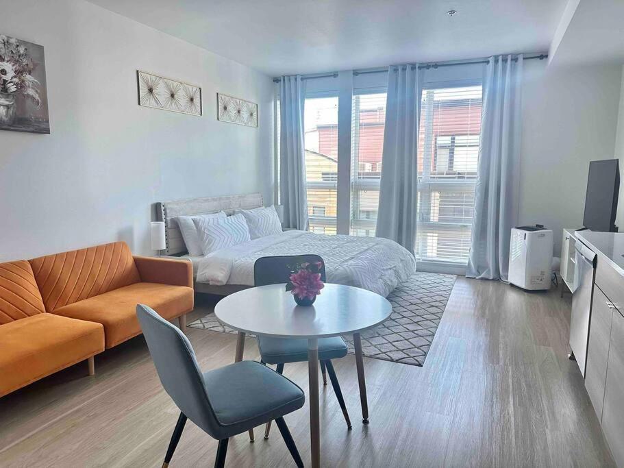Modern Apartment Downtown Tacoma Near The Convention Center, Free Netflix , King Size Bed & Futon Sofa Bed , Ac, Great Amenities Rooftop, Self-Check-In Exteriér fotografie