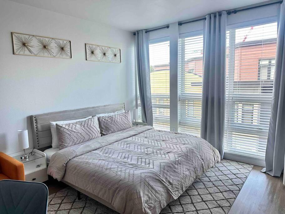 Modern Apartment Downtown Tacoma Near The Convention Center, Free Netflix , King Size Bed & Futon Sofa Bed , Ac, Great Amenities Rooftop, Self-Check-In Exteriér fotografie