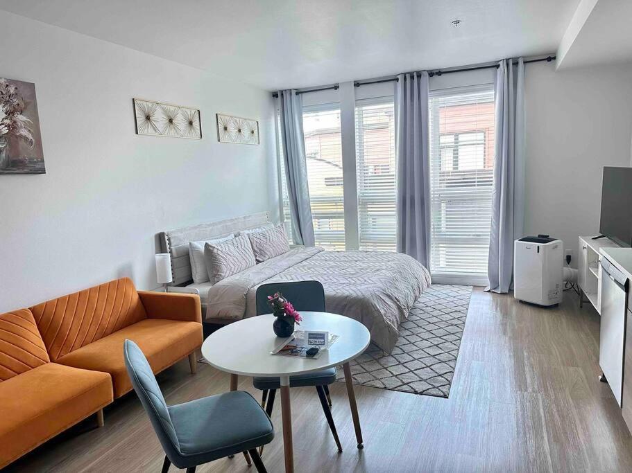 Modern Apartment Downtown Tacoma Near The Convention Center, Free Netflix , King Size Bed & Futon Sofa Bed , Ac, Great Amenities Rooftop, Self-Check-In Exteriér fotografie