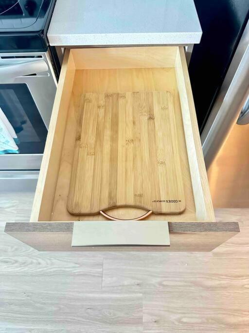 Modern Apartment Downtown Tacoma Near The Convention Center, Free Netflix , King Size Bed & Futon Sofa Bed , Ac, Great Amenities Rooftop, Self-Check-In Exteriér fotografie