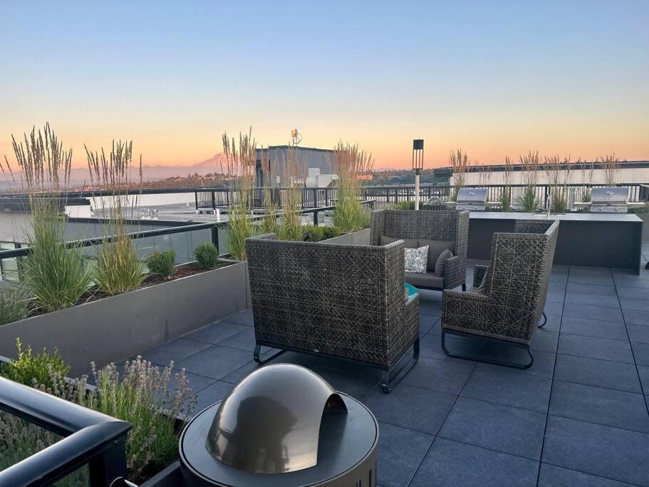 Modern Apartment Downtown Tacoma Near The Convention Center, Free Netflix , King Size Bed & Futon Sofa Bed , Ac, Great Amenities Rooftop, Self-Check-In Exteriér fotografie