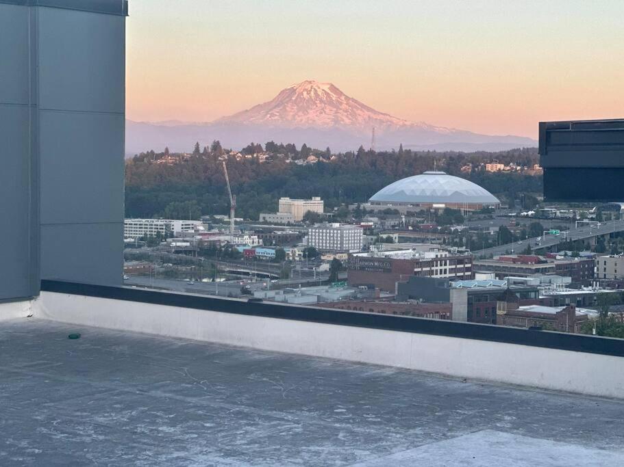 Modern Apartment Downtown Tacoma Near The Convention Center, Free Netflix , King Size Bed & Futon Sofa Bed , Ac, Great Amenities Rooftop, Self-Check-In Exteriér fotografie